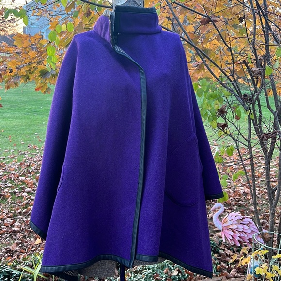 Reversible Houndstooth and Purple Cape - Picture 5 of 7